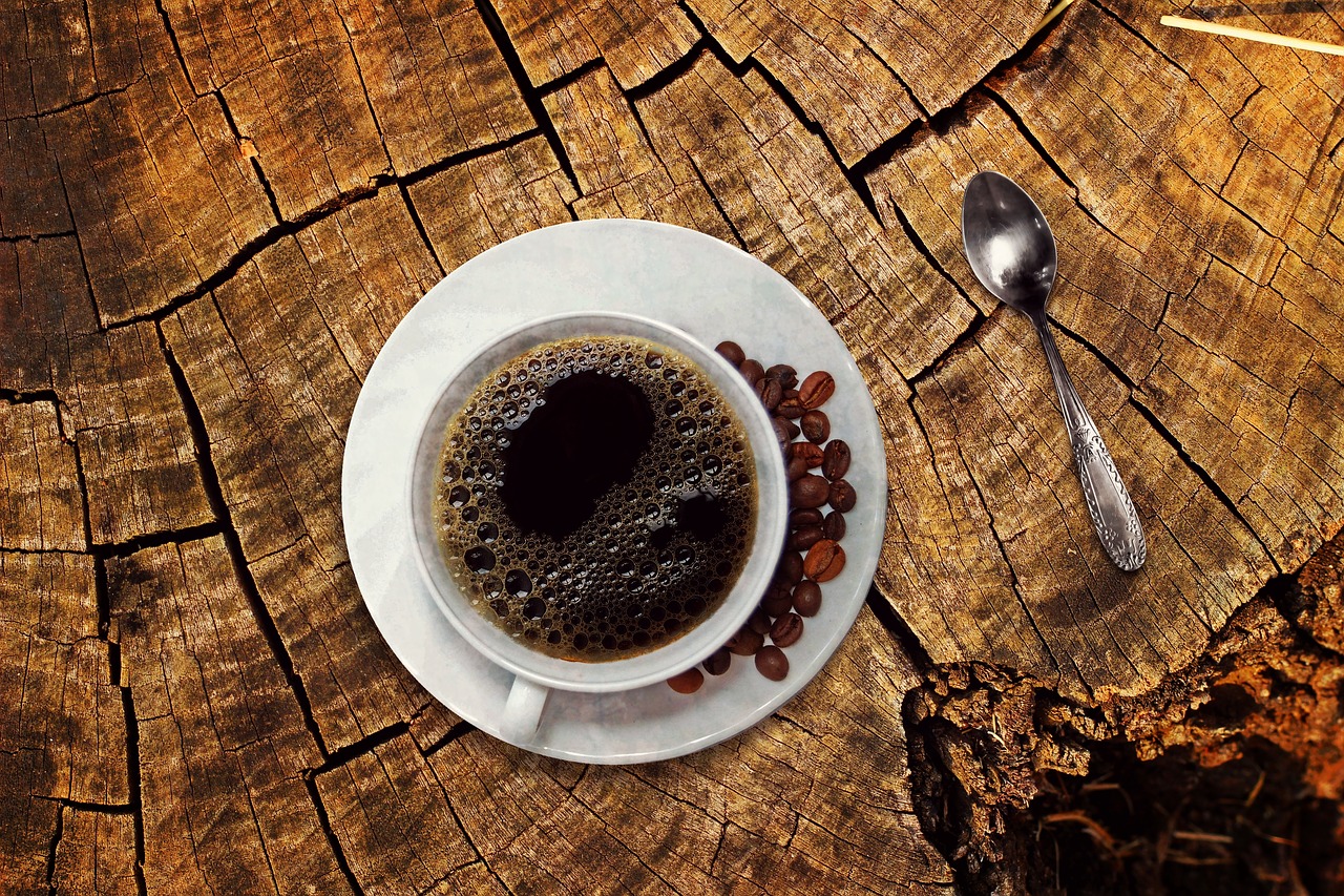 Rendkívüli fogyást ígérnek a vajas kávé hívei – de valóban működik?